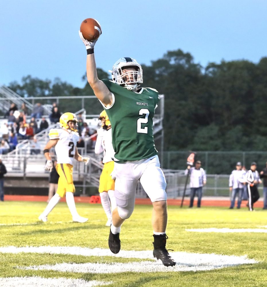 r-p-week-7-football-preview-rockets-facing-zeeland-west-in-the-first