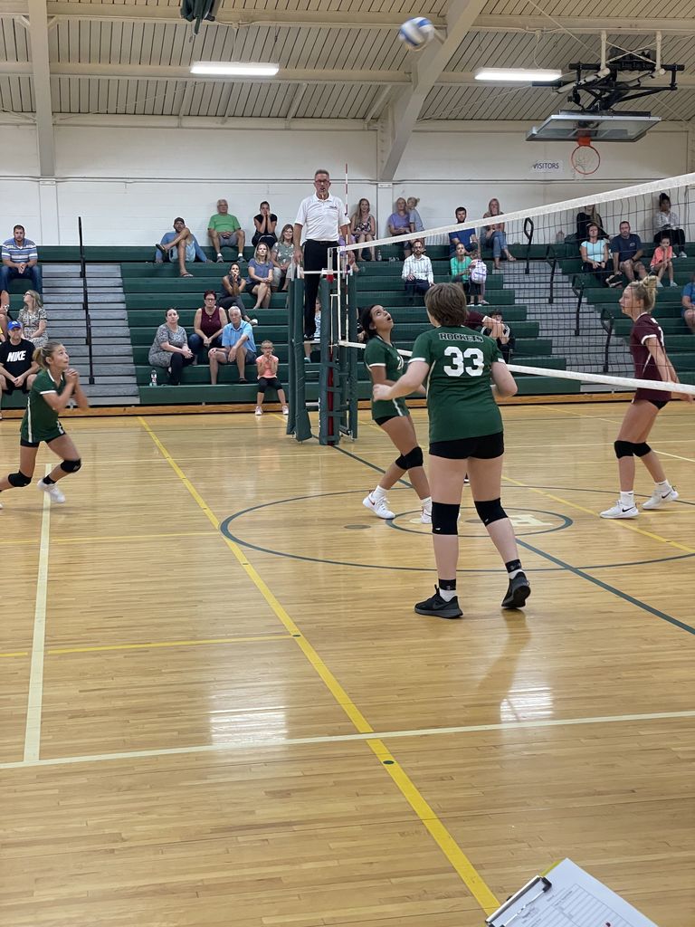 Athletes waiting for volleyball